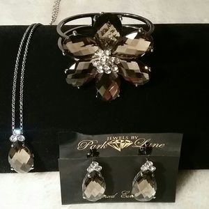 NWOT PARK LANE NECKLACE, EARINGS & BRACELET