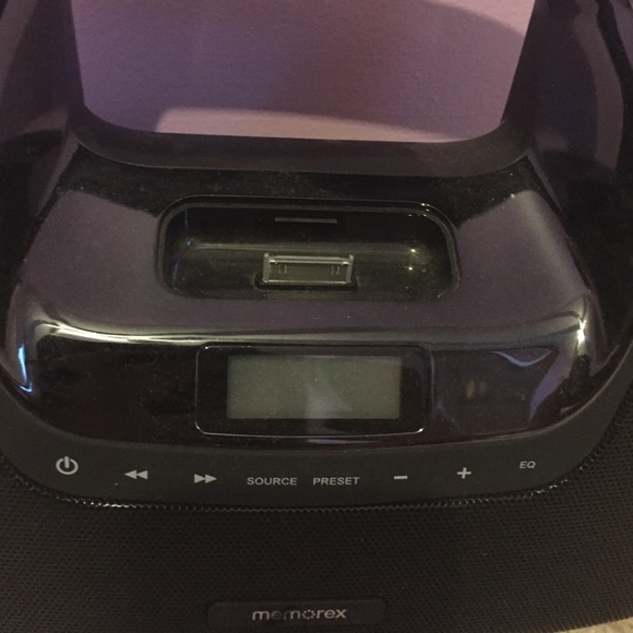 Radio - Picture 2 of 2
