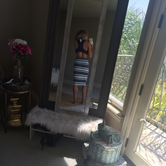 Ms Navy - Picture 4 of 4