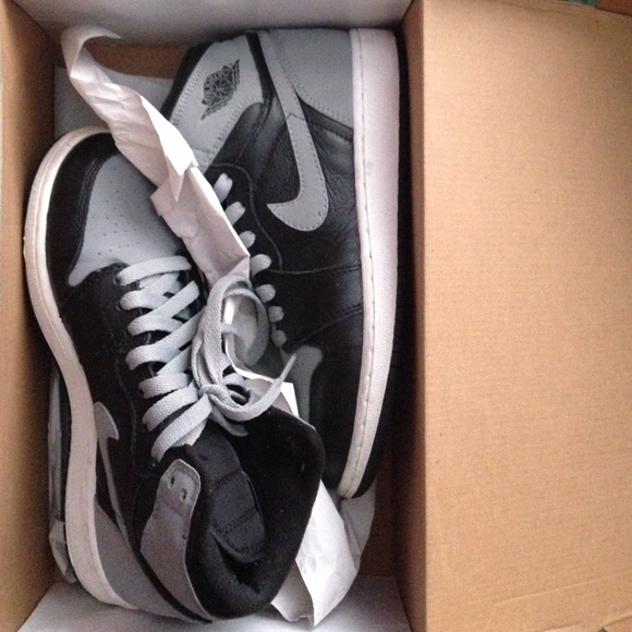 Air Jordan 1 gray and black size 5.5 boys