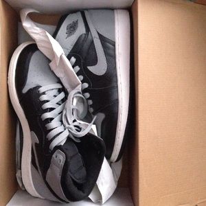 Air Jordan 1 gray and black size 5.5 boys