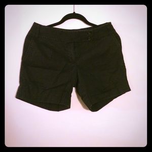 Black cuffed bottom shorts with double button