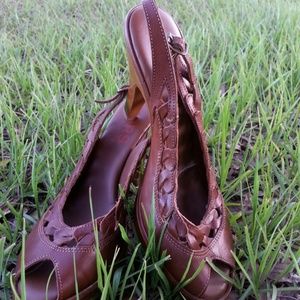 Comfortable brown heals