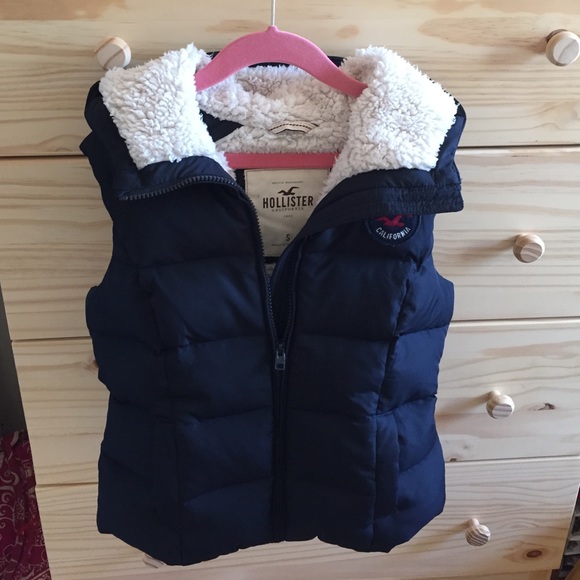 Hollister puffy vest