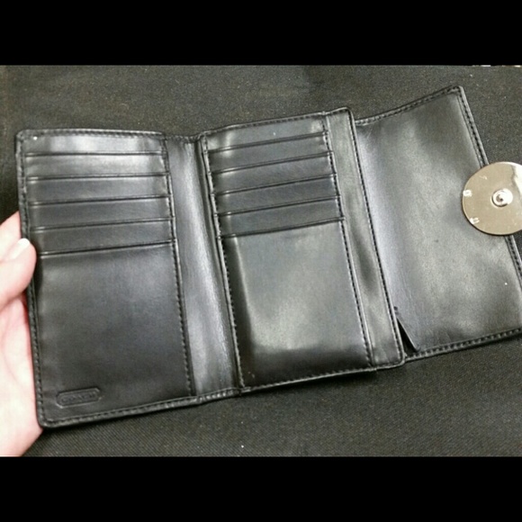 Sold on M, Authentic Coach Tri fold wallet - Picture 2 of 4