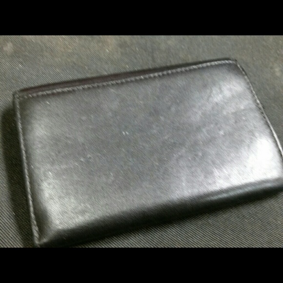 Sold on M, Authentic Coach Tri fold wallet - Picture 4 of 4