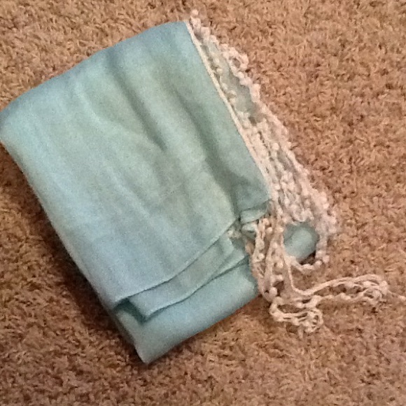 Mint scarf - Picture 2 of 2