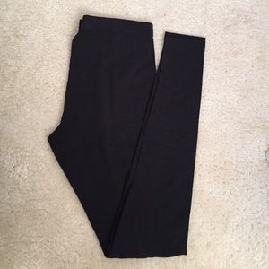 Black leggings