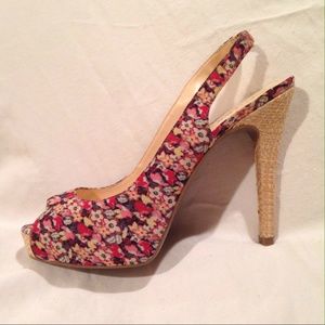 Guess flowered peep toe pumps