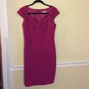 Magenta dress with v neck and stitched pattern