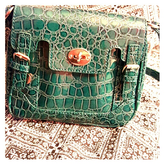 🚫SOLD Emerald Green Crossbody Bag! NEW