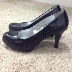 Cute Shiny Black Heels