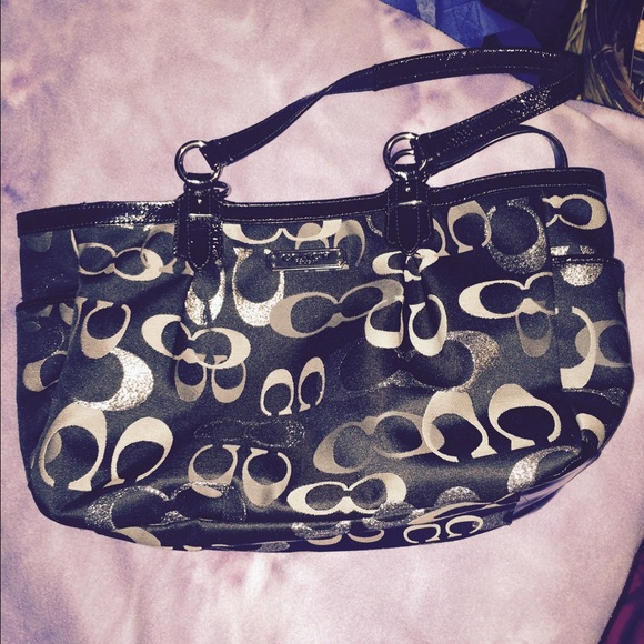 Coach purse - Picture 4 of 5