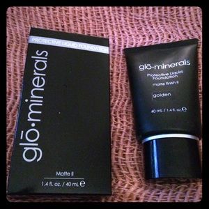 Glo Minerals Protective Liquid Foundation Matte II