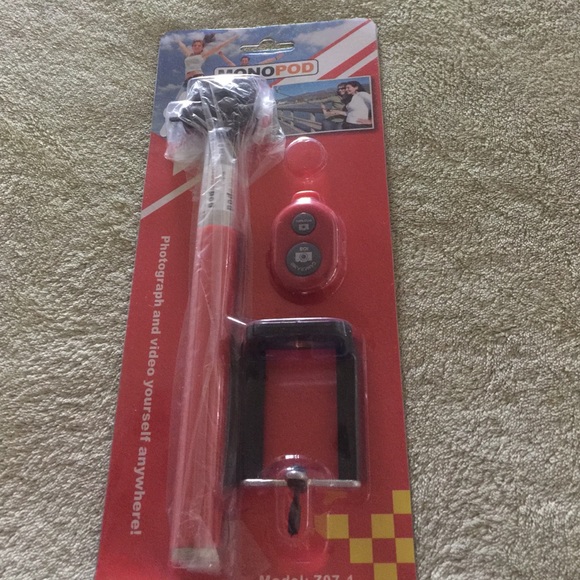 💞SOLD💞 Monopod Selfie Stick w/ Bluetooth - Picture 2 of 4