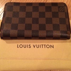 Louis Vuitton Compact Zippy Wallet