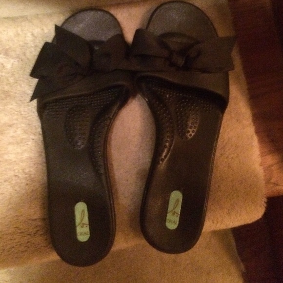 Black sandals