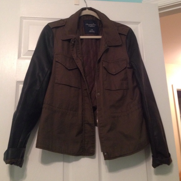 Army green and black leather sleeve jacket !