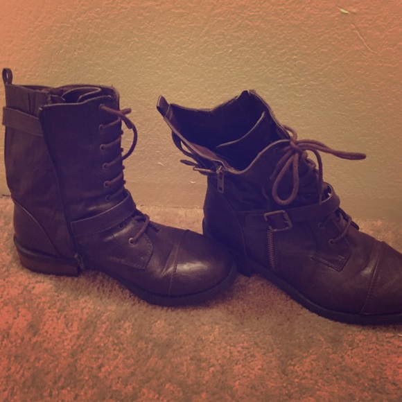 White Mountain "motorcycle boots" in brown