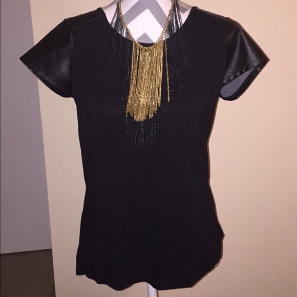 Black flawy top👽