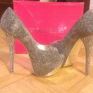 black and silver shoedazzle heels