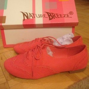 coral colored Oxford shoes 7.5. never worn.