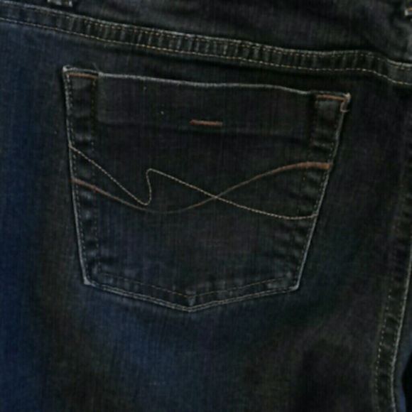 Jeans - Picture 2 of 3
