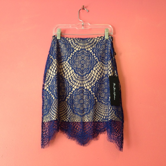 SOLD 💋 - Picture 3 of 3