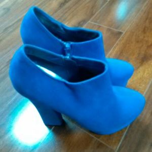 Blue Platforms sz 5.5