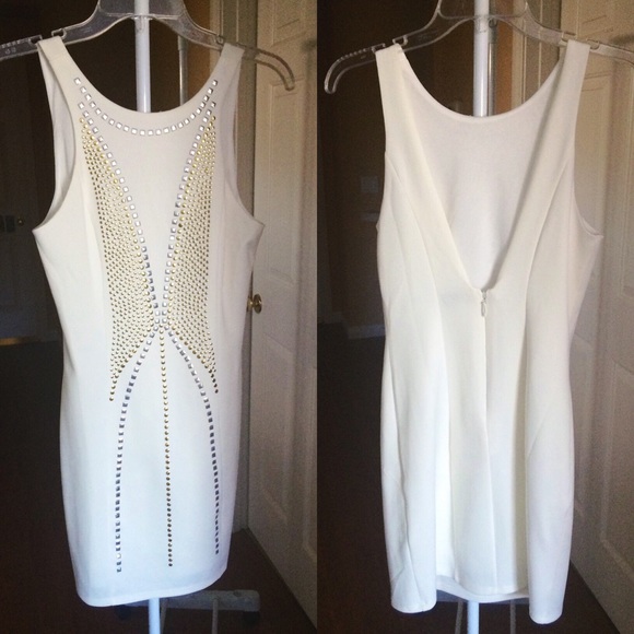 Dresses & Skirts - 🌸 3/$25. White Bodycon Dress