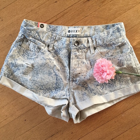 NWT's Roxy denim shorts.