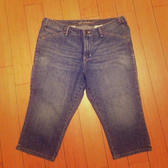 Old Navy Sweet Heart Classic Denim Capris