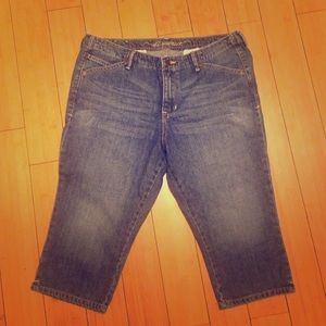 Old Navy Sweet Heart Classic Denim Capris