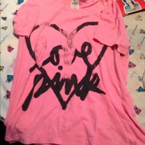 VS Pink tee