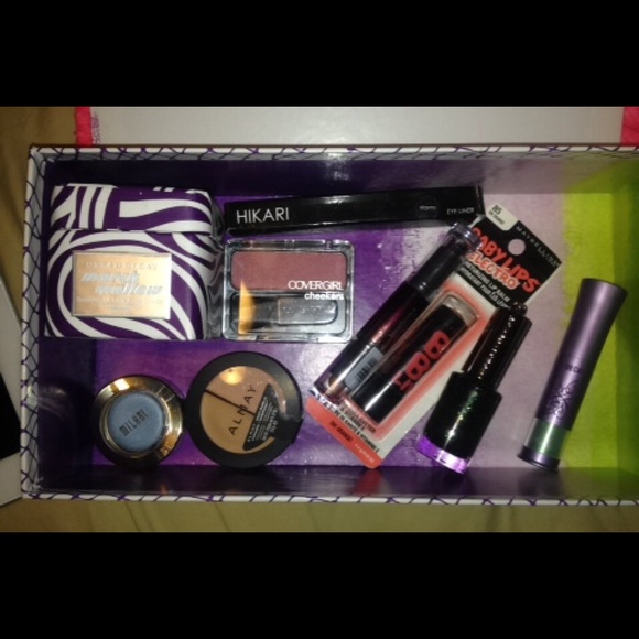 99 CENT SHIP BUY NOW Makeup lot