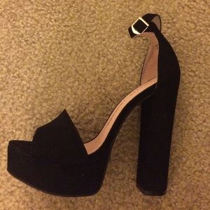 Chinese Laundry Avenue Black Heels