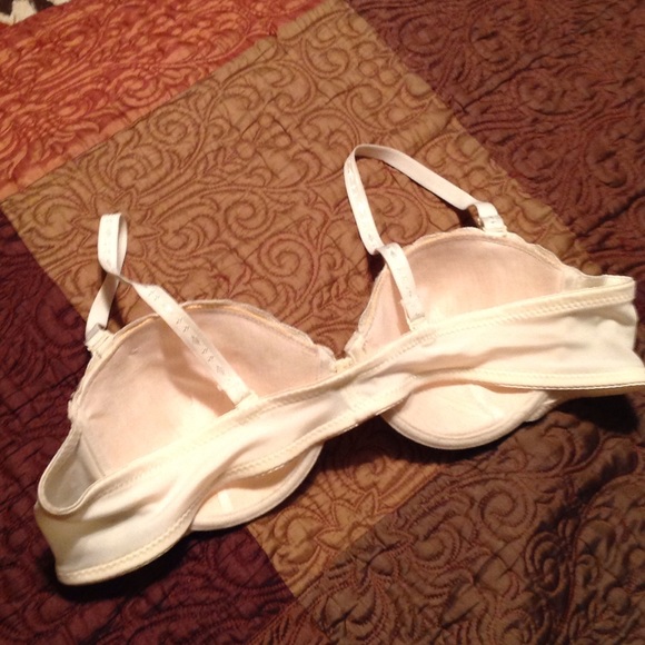 ***SOLD***Satin white Underwire Bra - Picture 2 of 3