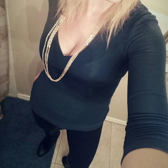 Green top - Picture 1 of 1