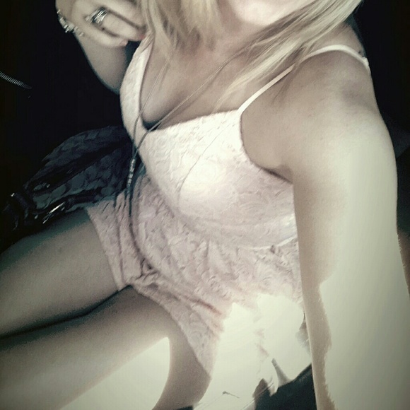 Pink jumper - Picture 1 of 1