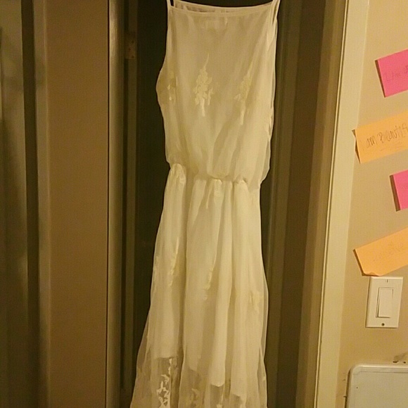 White beautiful dress - Picture 1 of 1