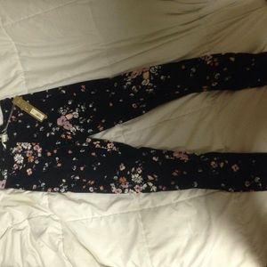 Mid-rise black with floral print leggings