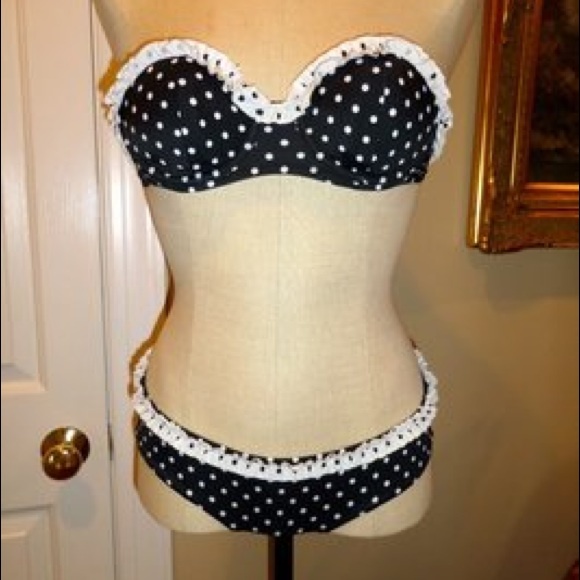 Victoria's Secret Ruffled Polka Dot Bikini - Picture 3 of 4