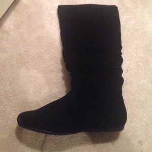 Sued boots