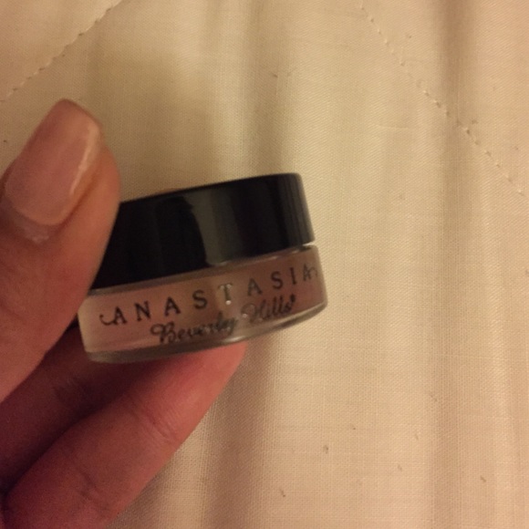 Anastasia Dipbrow pomade