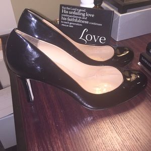 Ann Taylor black patent leather pump heels2 in