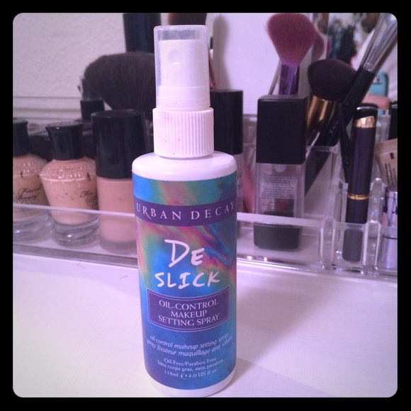 💟 Urban Decay oil control makeup setting spray!