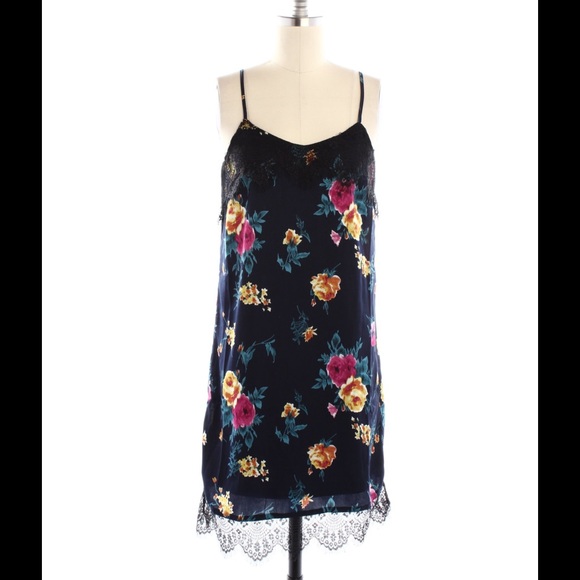 Blu Pepper Dresses & Skirts - Blu Pepper navy floral dress