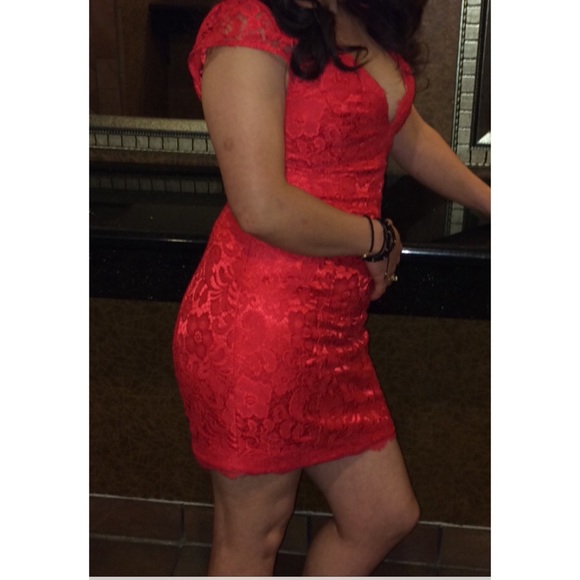 Dress color red - Picture 3 of 4