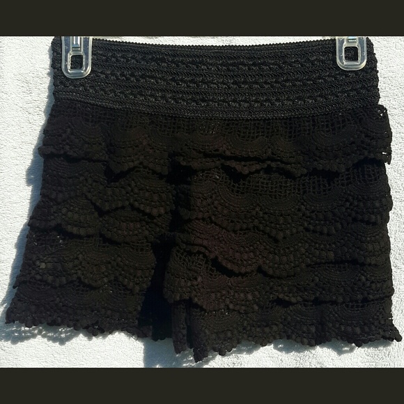 Donated NWOT Black Tiered Lace Shorts - Picture 2 of 3