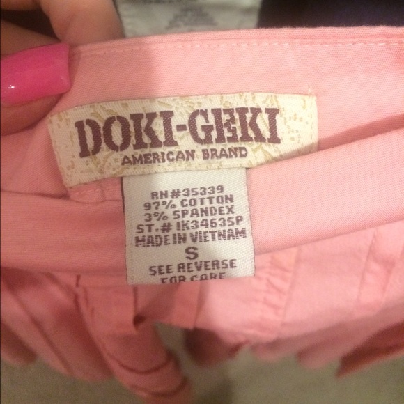 Pink Pleated skirt small - Picture 2 of 2